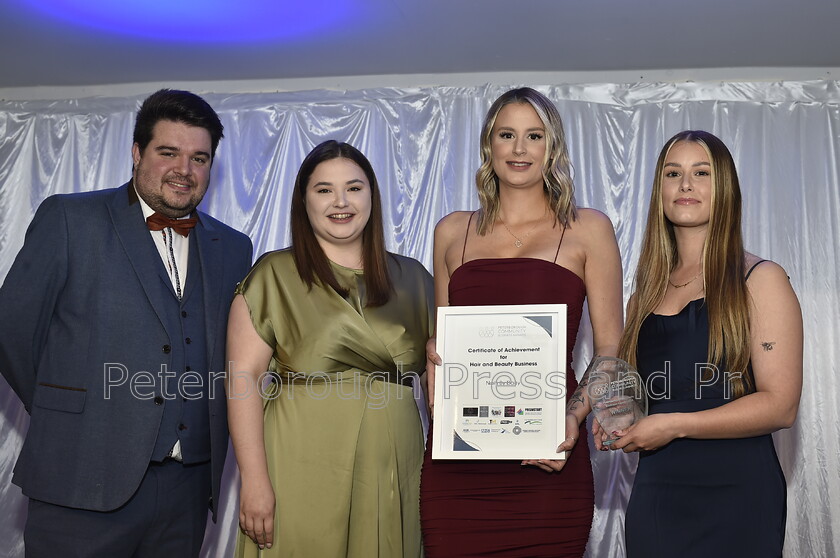 DAL6214 
 Peterborough Community Business Awards at the Marriott Hotel. Hair and Beauty Business. Jennjy from Beauty in Bloom and Daisy from Nails by Daisy