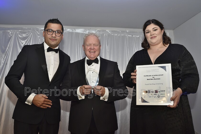 DAL6287 
 Peterborough Community Business Awards at the Marriott Hotel. Best New Business - winners Mike Greene, Trade Mastermind and runners-up Abby Royal from Royal Tails Dog Grooming